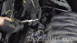 Read more about the article Replacing LR3 Spark Plugs with Tool List and Torque Specs