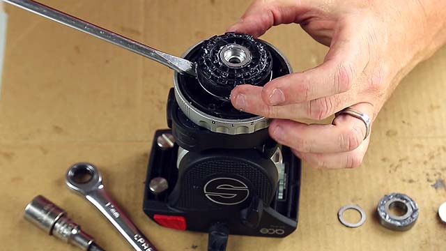 Read more about the article How to Repair the Pan Drag / Sachtler Ace Tripod