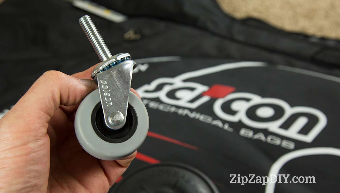 Read more about the article How to replace the wheels on a SCICON bike bag.