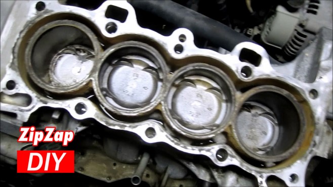 Read more about the article Honda Engine Cylinder Head Removed