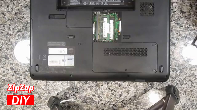 Read more about the article Remove and Upgrade the Memory on a HP G60 Laptop